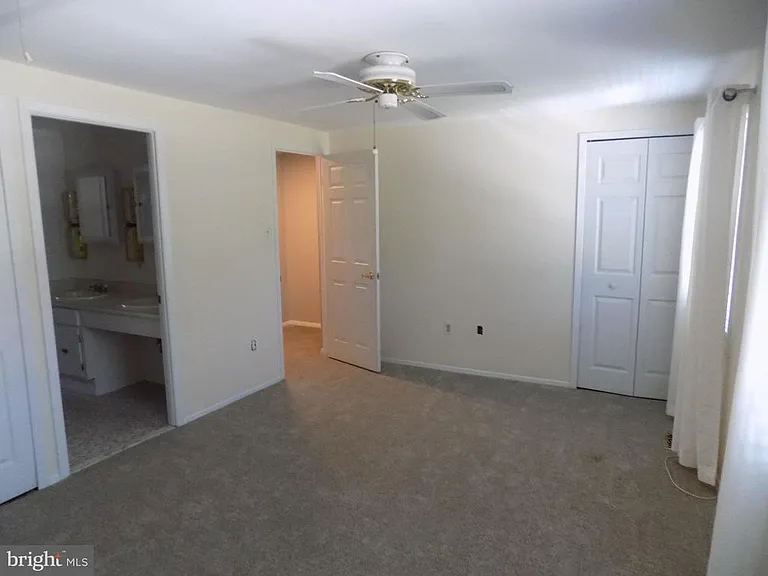702 Towne Center Dr — Photo 33