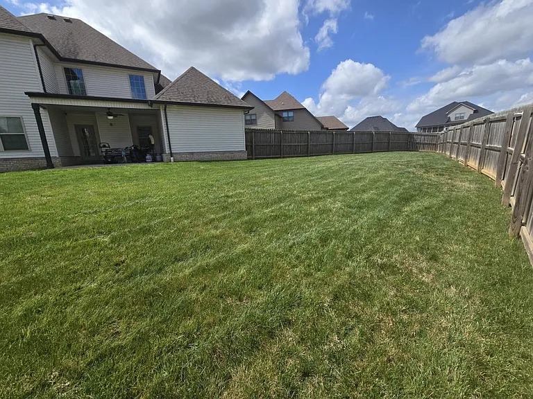 425 Veronica Ct — Photo 36