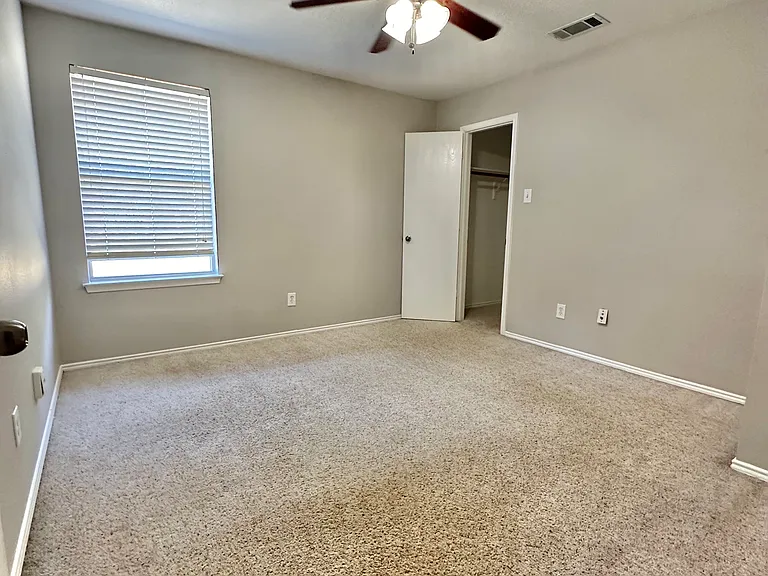 4905 Spur Ridge Ct — Photo 16