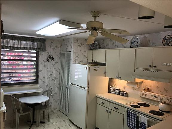 5th image of 229 Sherwood Dr #229
