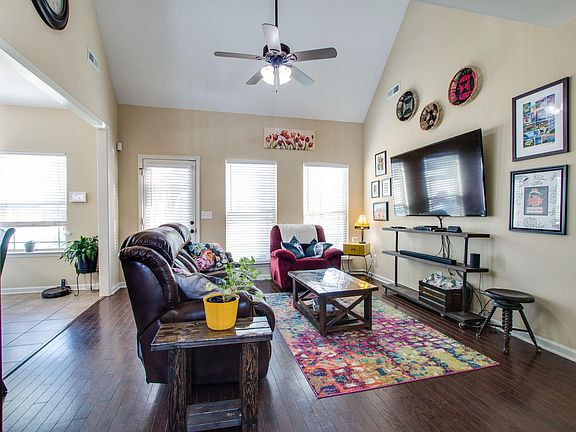 4th image of 1117 Winding Branch Dr