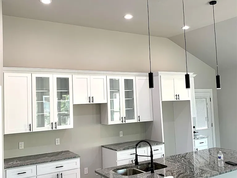 4621 Collins Ave — Photo 14