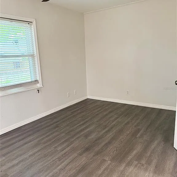 2419 Wells Ave — Photo 10