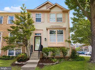 13336 Burkitts Rd, Fairfax, VA 22033