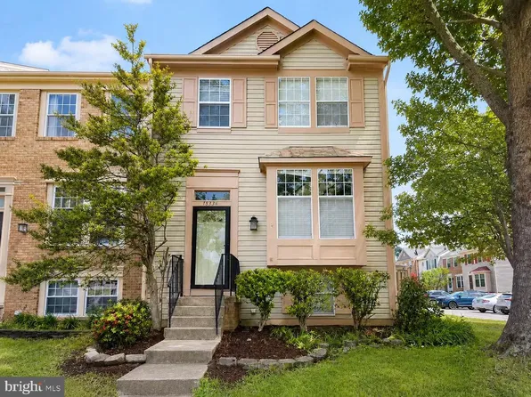 13336 Burkitts Rd, Fairfax, VA 22033