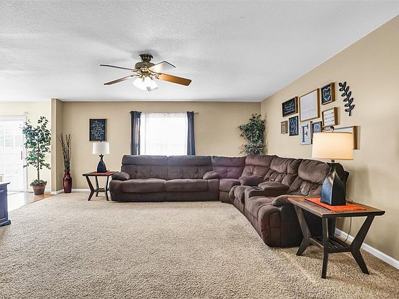5th image of 971 Briarwood Ct