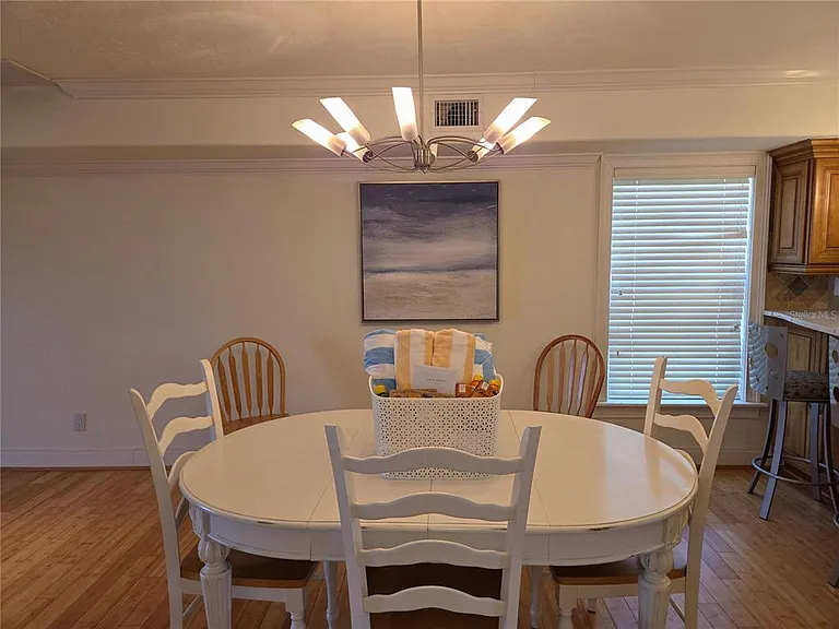 11820 Capri Cir S — Photo 10