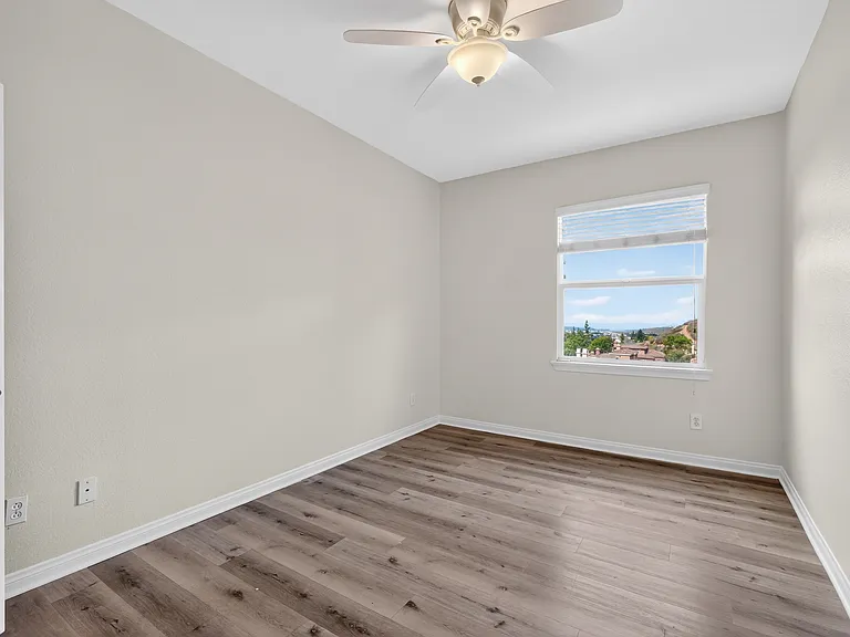 1357 Sky Ridge Ct — Photo 9
