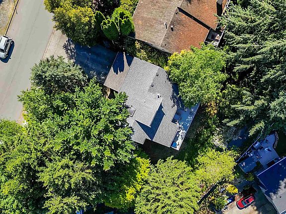 3rd image of 2716 Saint Moritz Way
