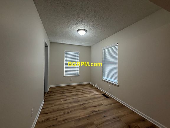 3rd image of 1325 Southeastern Ave