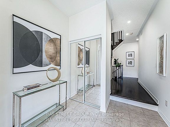 3rd image of 28 Rougeview Park Cres