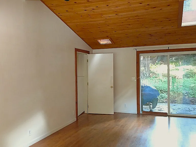 Dining area, looking toward back yard