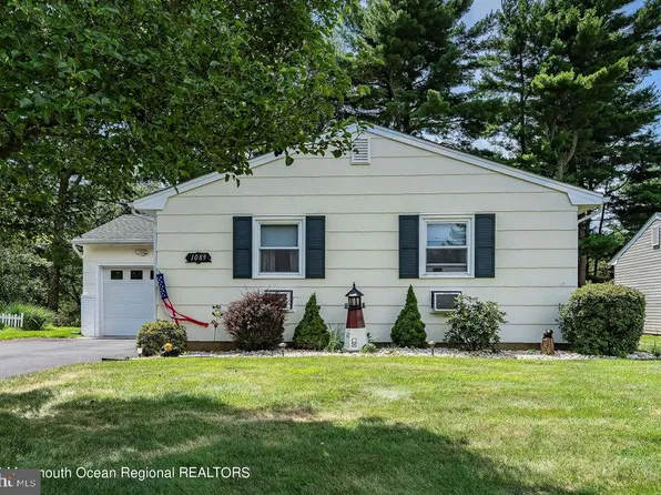 1089 Edgebrook Dr S, Toms River, NJ 08757