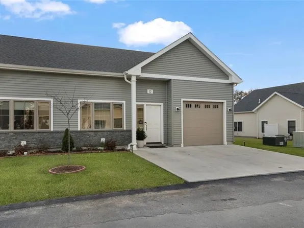 12 W Valley Cir, West Warwick, RI 02893