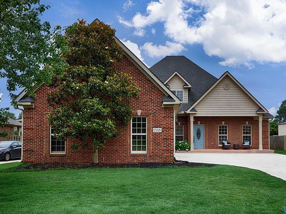 3rd image of 25826 Summerwood Dr