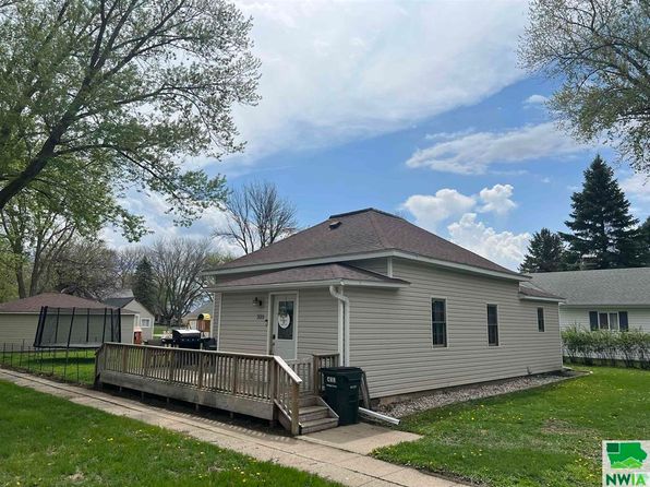 325 Salem St, Whiting, IA 51063