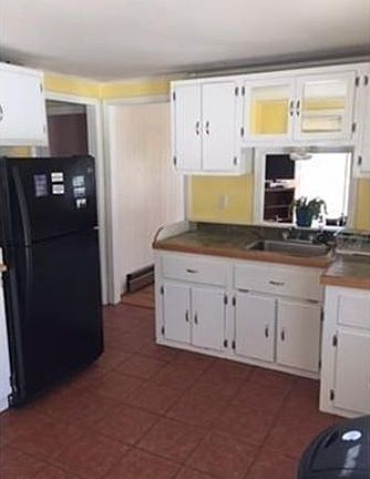3rd image of 153 Lake Dr