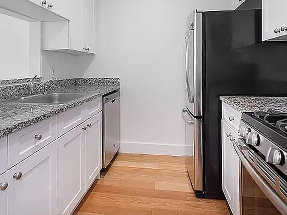 2nd image of 50 Murray St APT 1419