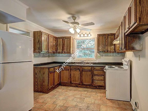 4th image of 2577 Graywall St