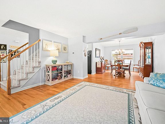 5th image of 715 Ocean Gate Ave