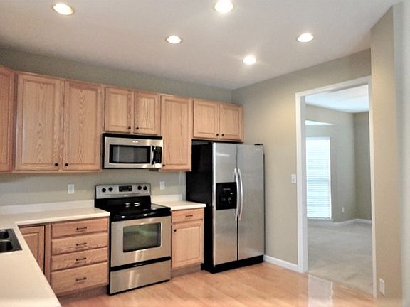 3rd image of 2429 Featherston Ct