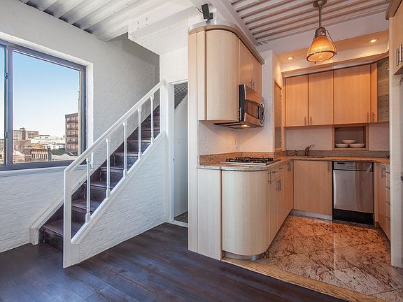 5th image of 65 Cooper Sq #Penthouse 6g