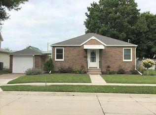 207 N 7th St, Bellevue, IA 52031