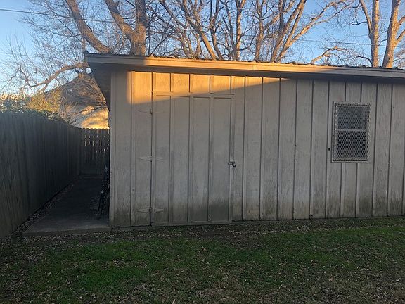 5th image of 1206 N Porter St