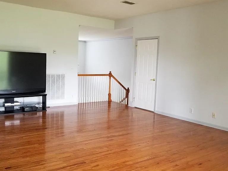 9656 Radiant Jewel Ct — Photo 17