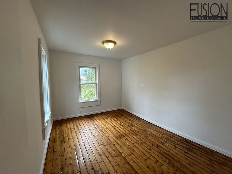 340 Manhattan Dr — Photo 11