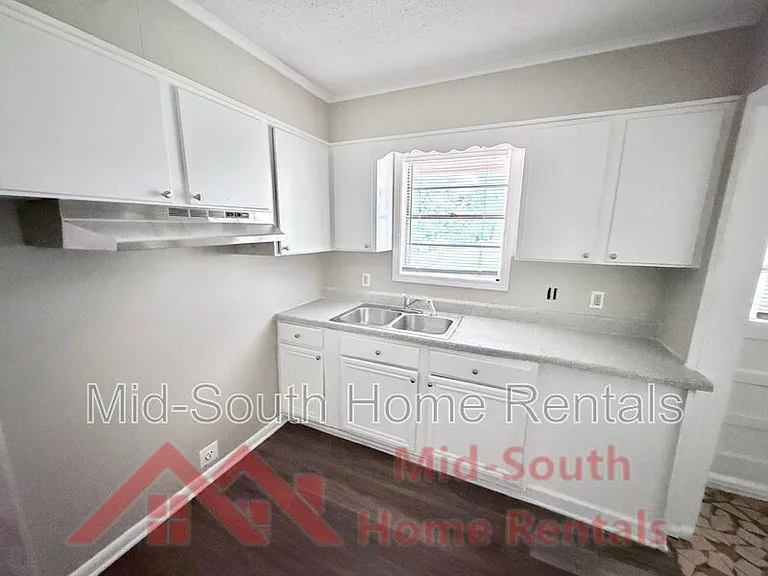 480 Whiteville Ave — Photo 7
