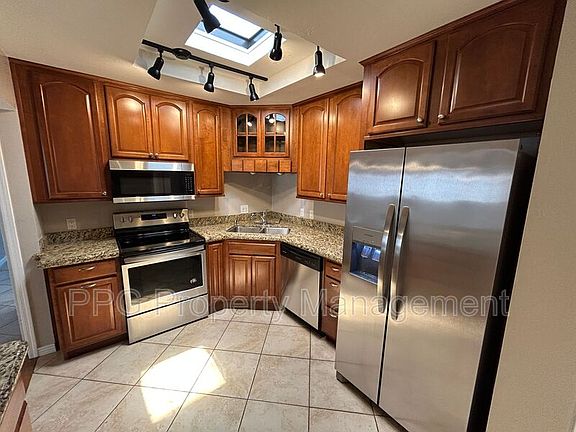 3rd image of 248 Laguna Dr E