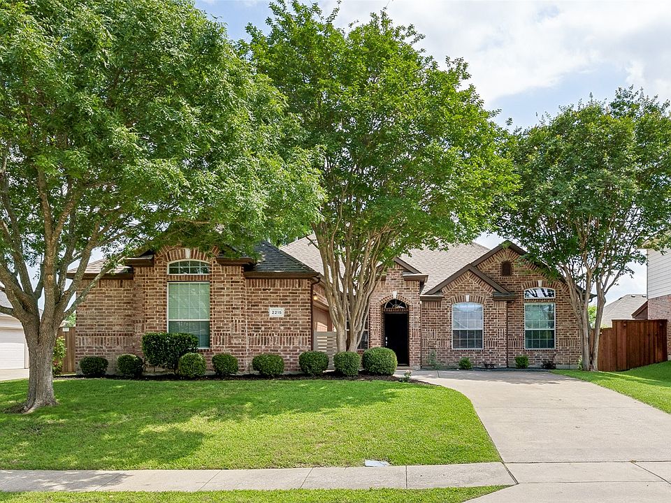 1st image of 2215 Quail Hollow Dr