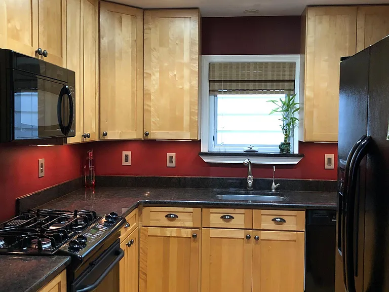 34 James St #2 — Photo 3