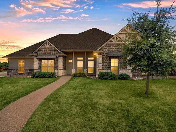 800 Gallant Fox Rd, Hewitt, TX 76643