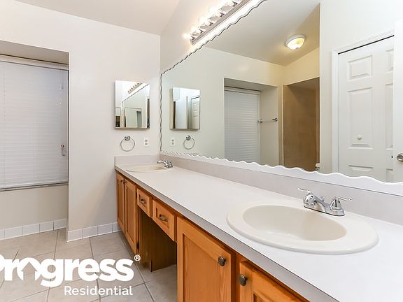 5th image of 139 Parkwood Dr