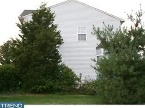 122 McMullen Cir, Bear, DE 19701