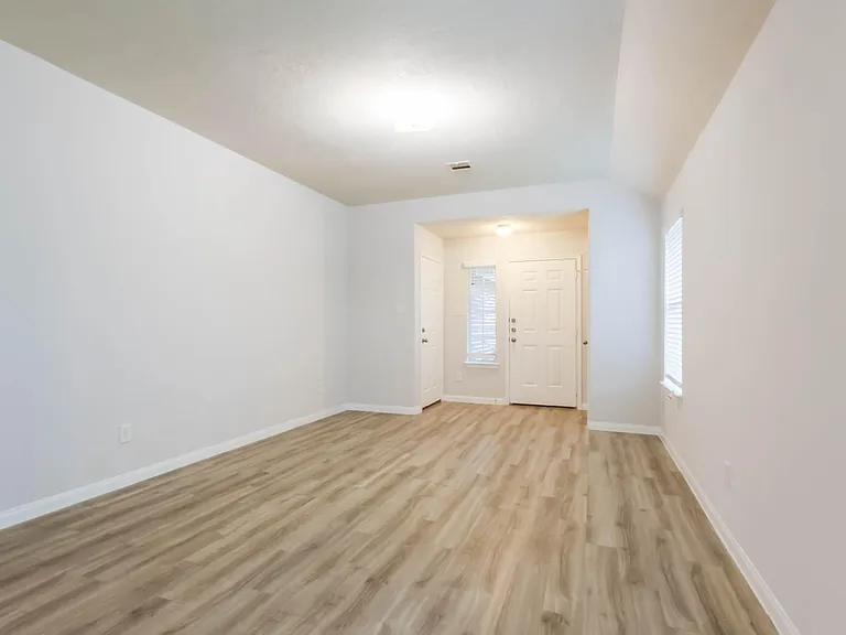 21718 Martin Grove Ct — Photo 8