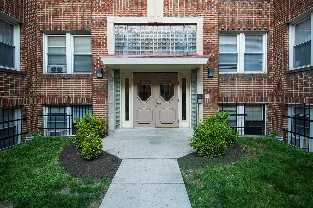 Building Photo - 1334 Fort Stevens Dr NW