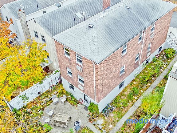 3rd image of 5912 Tyndall Ave