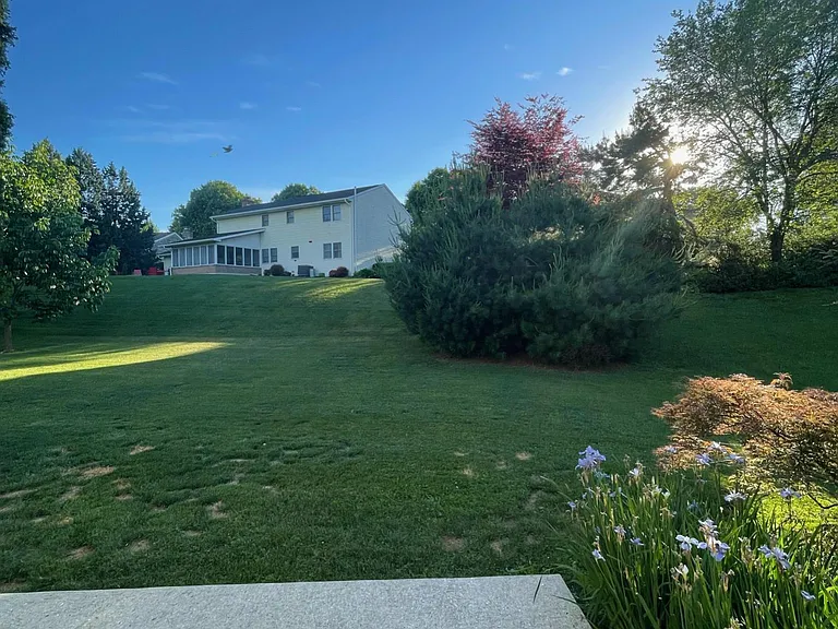 907 Allenview Dr — Photo 3