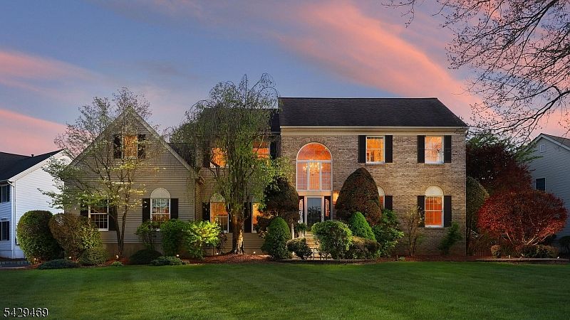 1st image of 2 Raddel Ct