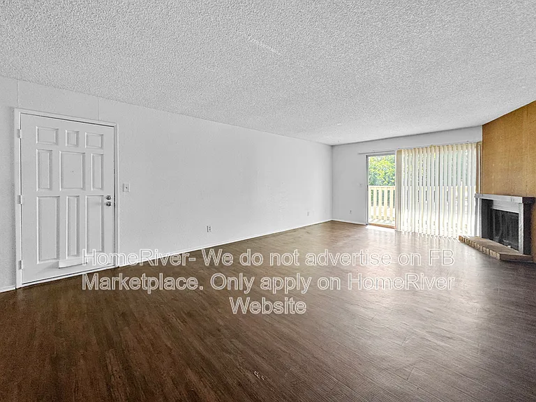 1233 Dealynn St #7 — Photo 4