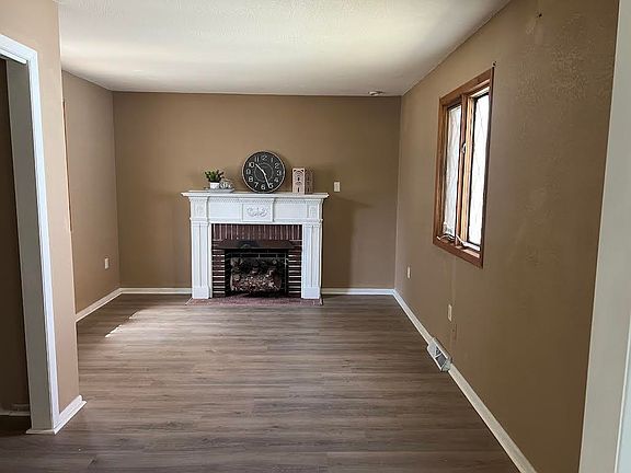 3rd image of 205 S Park Ave