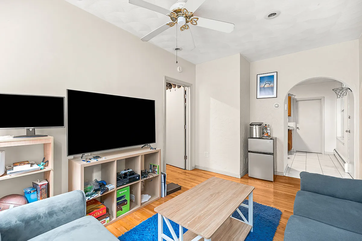 Building Photo - 178 Salem St #1