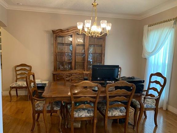 4th image of 113 E Park Dr