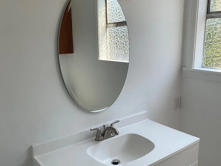 4217 E McGilvra St #6 — Photo 5