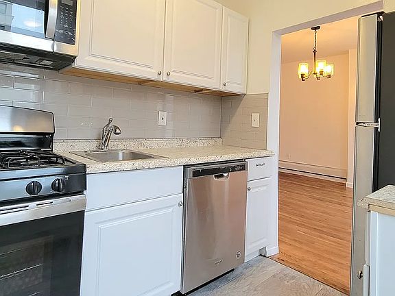 5th image of 476 Smith St #2