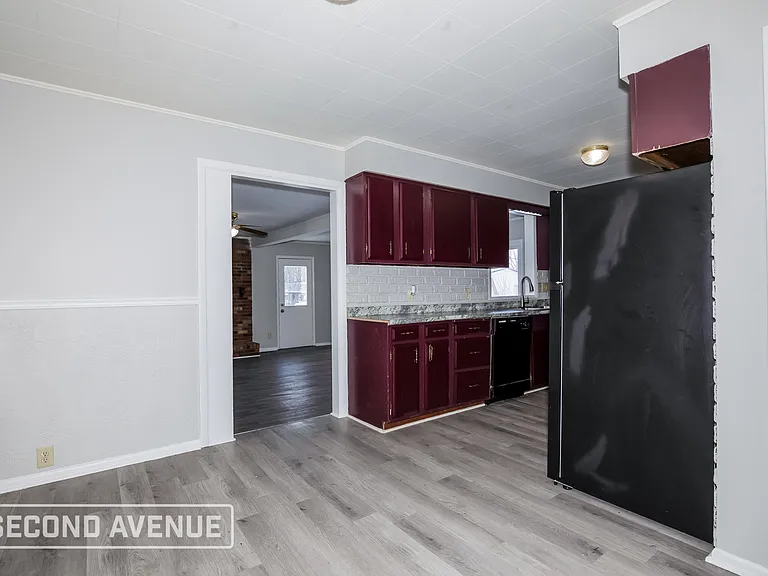 1021 Amos Rd — Photo 5