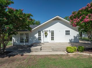 290 S Dogwood St, Rhome, TX 76078